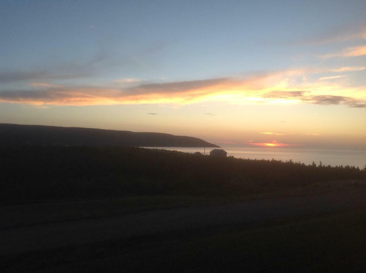 Burton'S Sunset Oasis Motel Bay Saint Lawrence Exteriör bild
